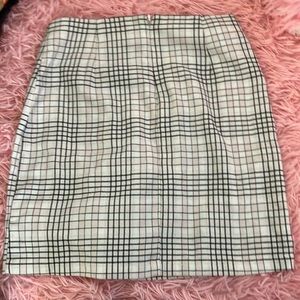 I’m selling an Plaid Aeropostale pencil skirt size xs for $7